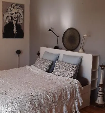 Holidays Apartman *